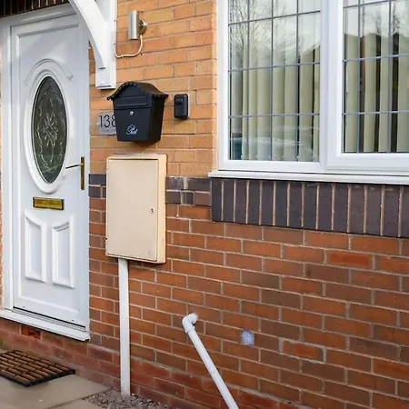 Stylish Two-bed House With Parking Hébergement de vacances Birmingham